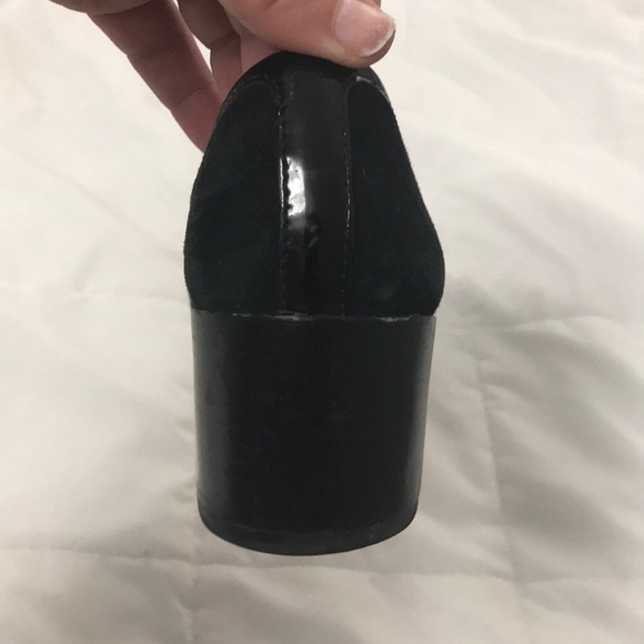 TORY  BURCH SIZE 8 SUEDE LEATHER HEALED SHOES - Picture 6 of 9